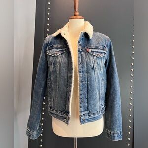 Levis Sherpa Lined Denim Trucker Jacket - Women’s Size Medium